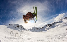 开云综合服务-迪亚洛三犯后做出数钱手势引发轩然大波，联赛纪律委员会介入调查或施以重罚