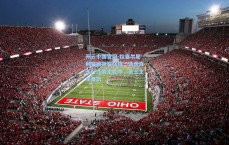 开云中国官网-拉塞尔犀利突破撕裂防线，汤普森三分冷箭定乾坤，勇士主场奏凯