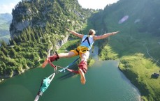 开云中国官网_意甲第20轮，热那亚主场3-0完胜卡利亚里，科隆博连续三轮破门助球队告捷